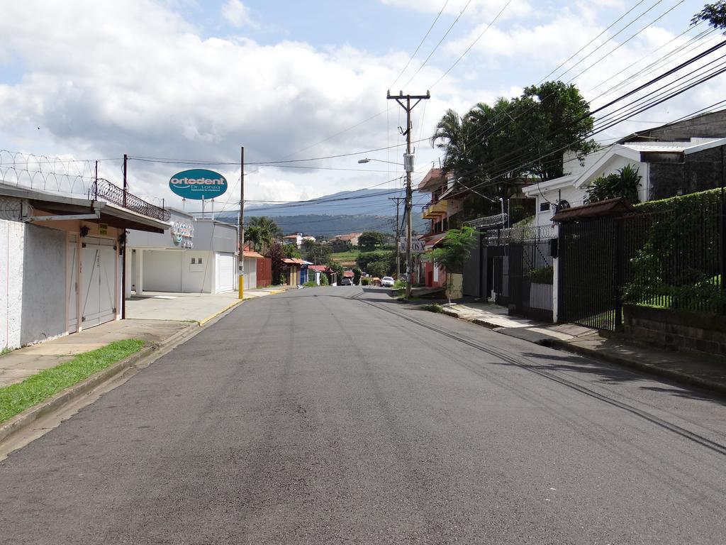 Maria'S Apartments Alajuela Exterior photo